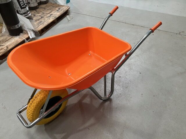 wheelbarrow solid tyre